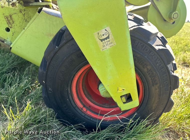 image for item DN4684 2014 Claas 380  pickup head