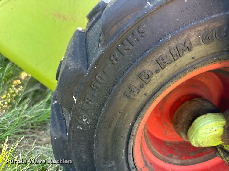 image for item DN4684 2014 Claas 380  pickup head