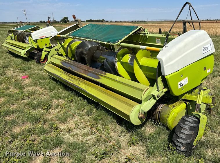 image for item DN4685 Claas 380  pickup head