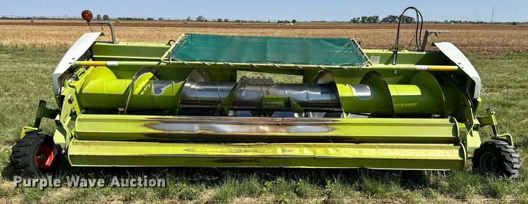 image for item DN4685 Claas 380  pickup head