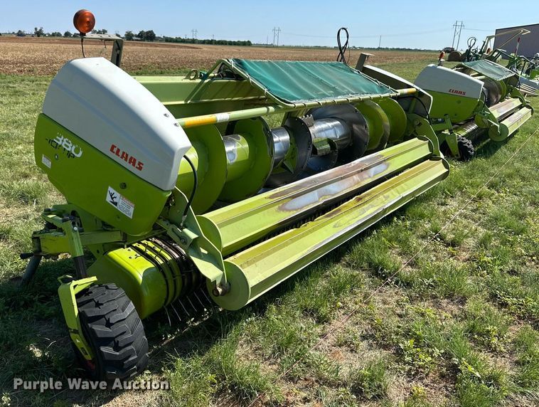 image for item DN4685 Claas 380  pickup head