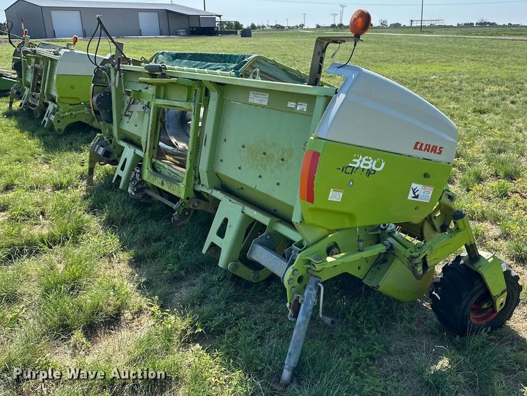 image for item DN4685 Claas 380  pickup head