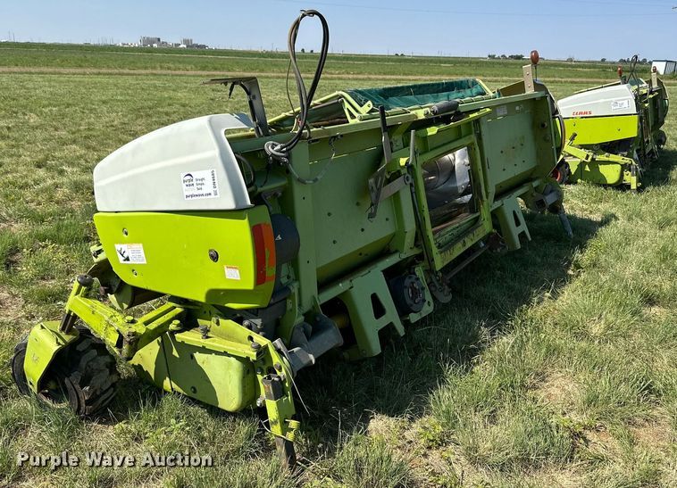 image for item DN4685 Claas 380  pickup head