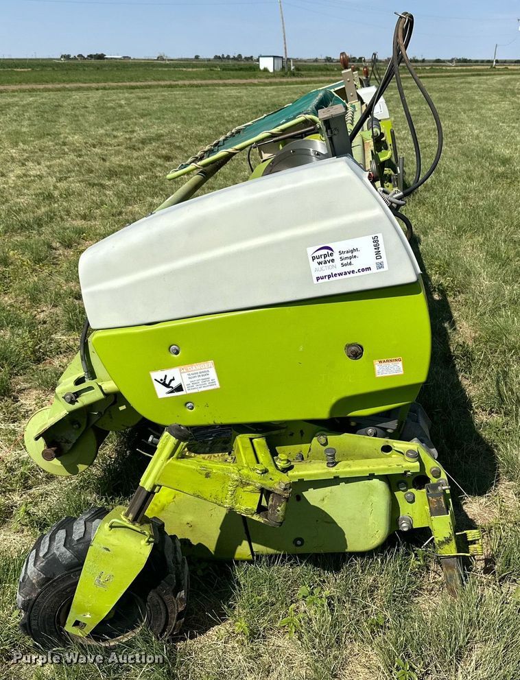 image for item DN4685 Claas 380  pickup head