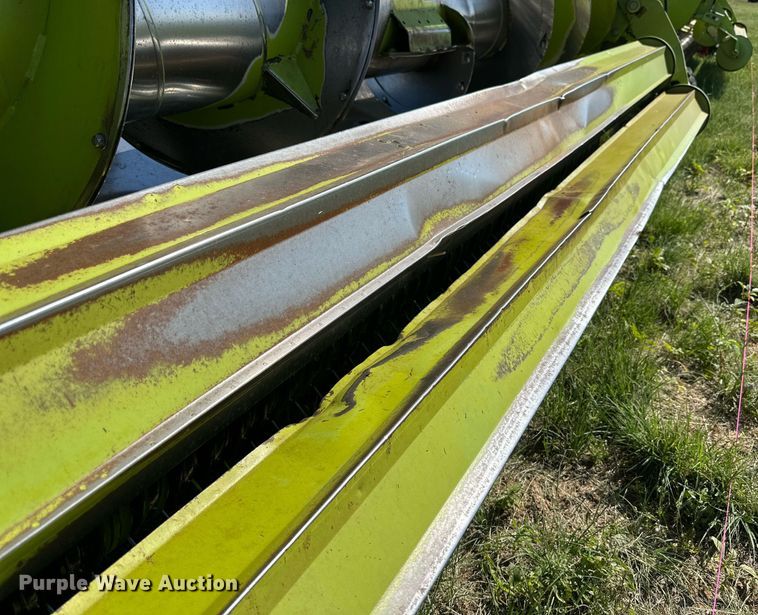 image for item DN4685 Claas 380  pickup head