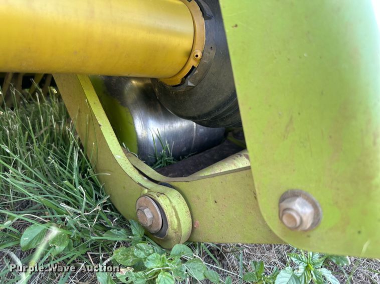 image for item DN4685 Claas 380  pickup head