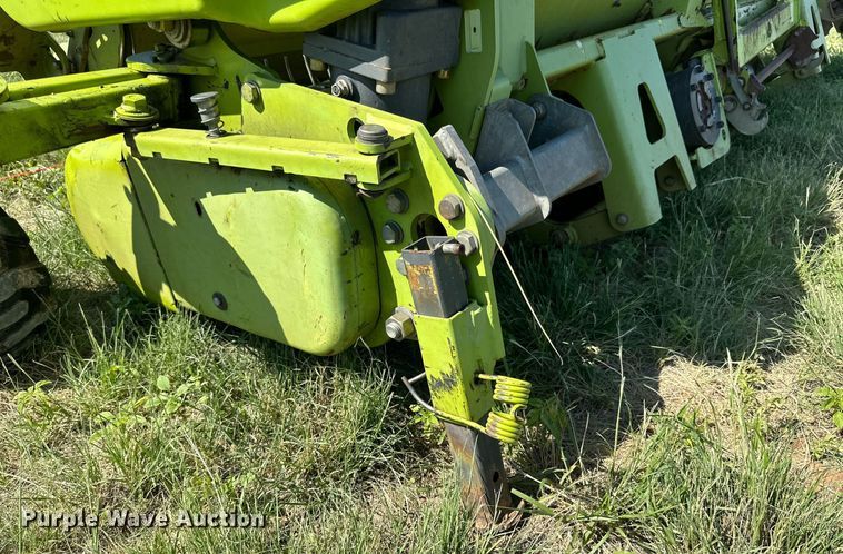 image for item DN4685 Claas 380  pickup head