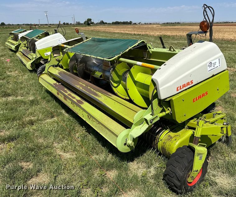 image for item DN4686 2014 Claas 380  pickup head