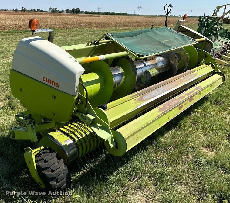 image for item DN4686 2014 Claas 380  pickup head