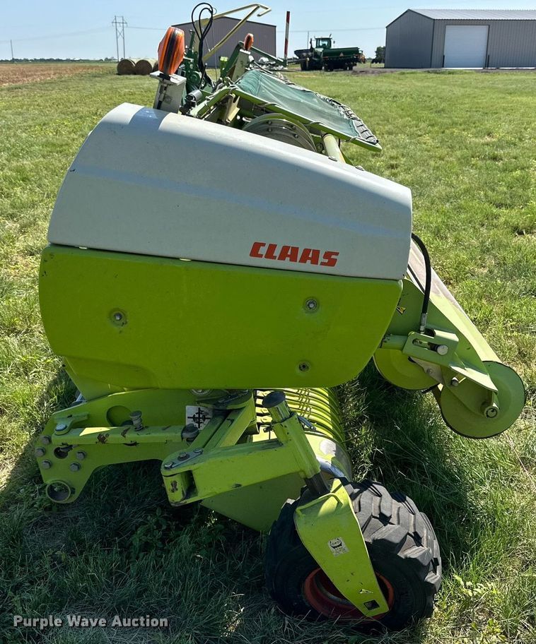 image for item DN4686 2014 Claas 380  pickup head