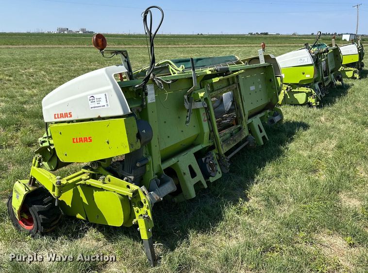 image for item DN4686 2014 Claas 380  pickup head