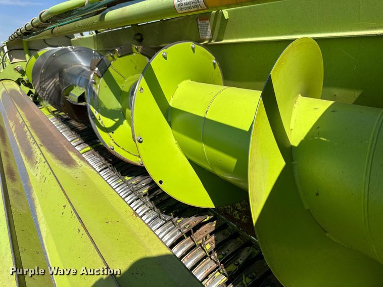 image for item DN4686 2014 Claas 380  pickup head