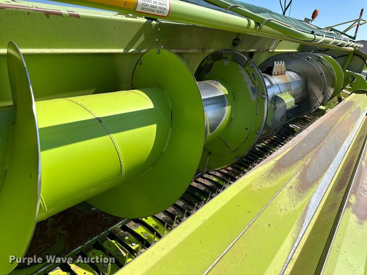 image for item DN4686 2014 Claas 380  pickup head