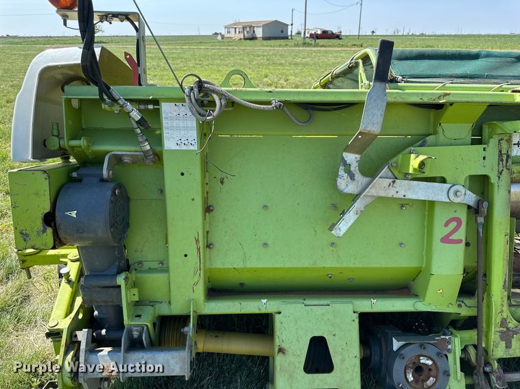 image for item DN4686 2014 Claas 380  pickup head