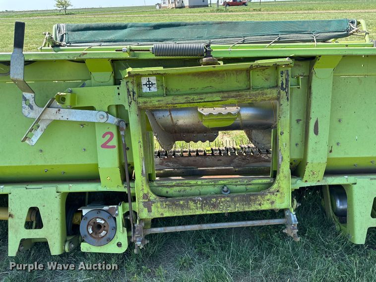 image for item DN4686 2014 Claas 380  pickup head