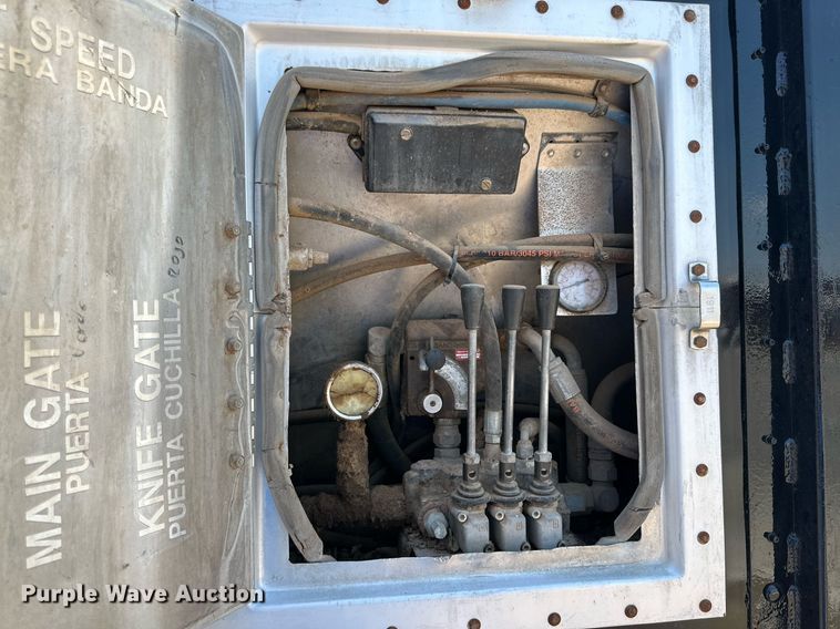 image for item DN4691 2007 Aulick Auluminator  live bottom trailer