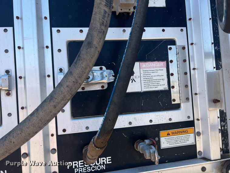 image for item DN4692 2007 Aulick Auluminator  live bottom trailer