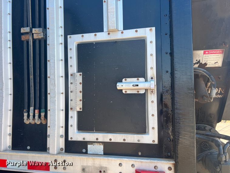 image for item DN4692 2007 Aulick Auluminator  live bottom trailer