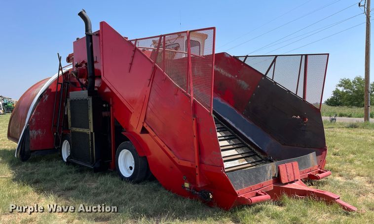 image for item DN4694 2008 Versa ID1014  silage bagger