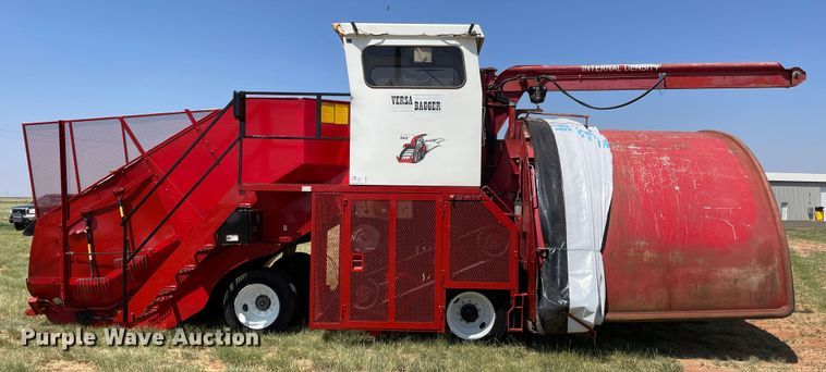 image for item DN4694 2008 Versa ID1014  silage bagger