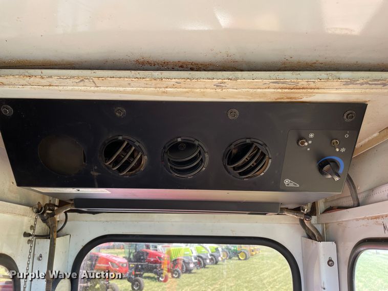 image for item DN4694 2008 Versa ID1014  silage bagger