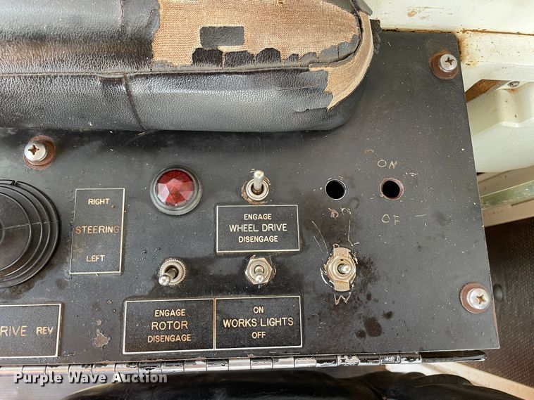 image for item DN4694 2008 Versa ID1014  silage bagger