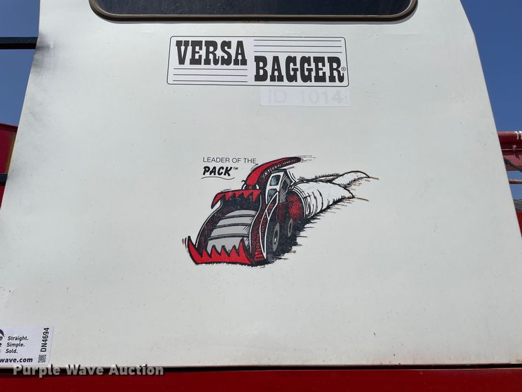 image for item DN4694 2008 Versa ID1014  silage bagger