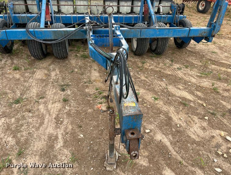 image for item DO2194 Kinze 2000DF  split row no-till planter