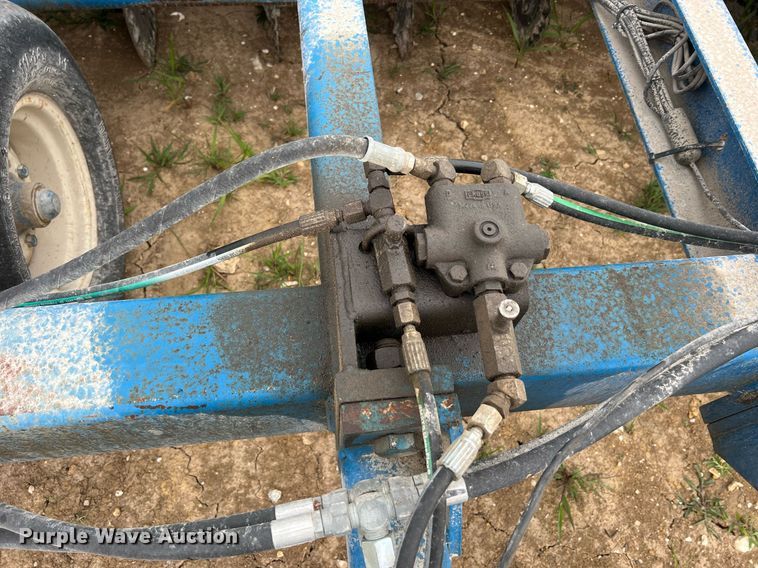 image for item DO2194 Kinze 2000DF  split row no-till planter