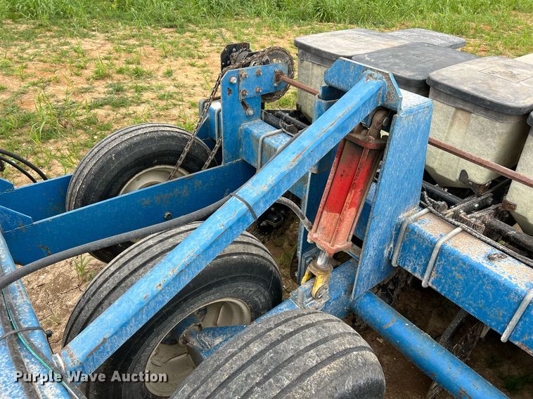 image for item DO2194 Kinze 2000DF  split row no-till planter