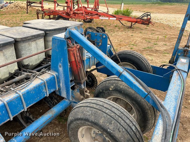 image for item DO2194 Kinze 2000DF  split row no-till planter