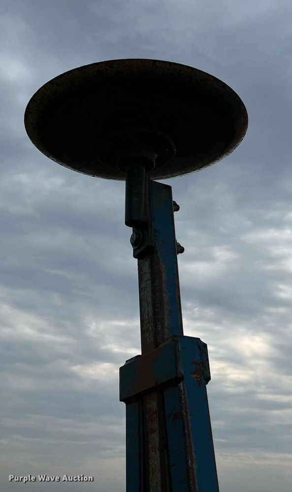 image for item DO2194 Kinze 2000DF  split row no-till planter