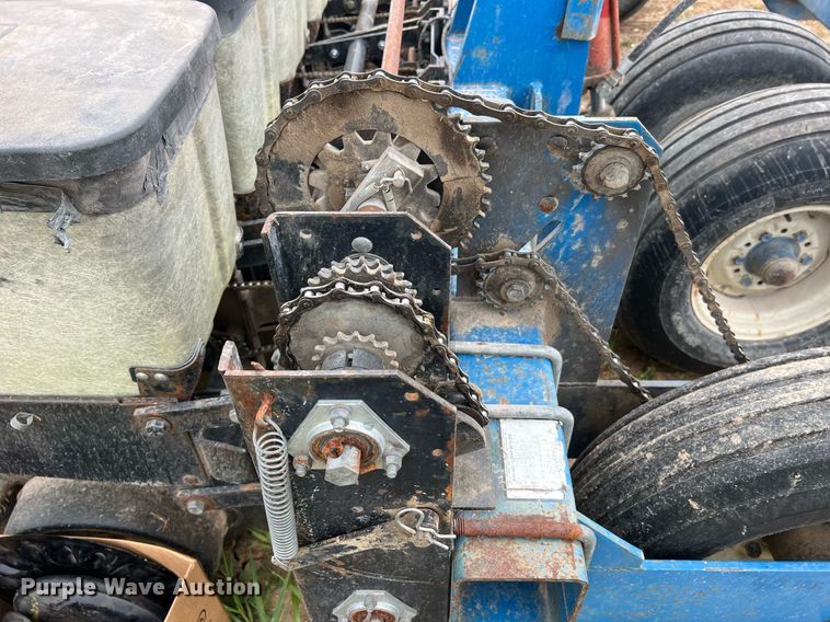 image for item DO2194 Kinze 2000DF  split row no-till planter