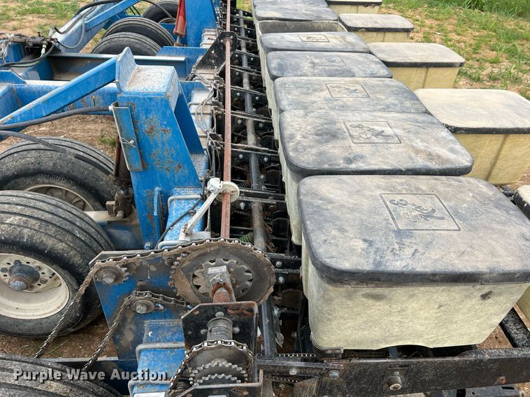 image for item DO2194 Kinze 2000DF  split row no-till planter