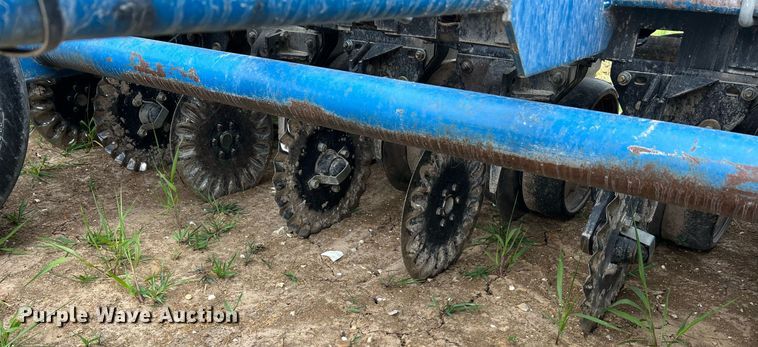 image for item DO2194 Kinze 2000DF  split row no-till planter