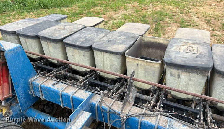 image for item DO2194 Kinze 2000DF  split row no-till planter