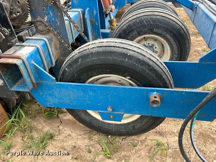 image for item DO2194 Kinze 2000DF  split row no-till planter