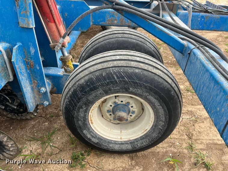 image for item DO2194 Kinze 2000DF  split row no-till planter