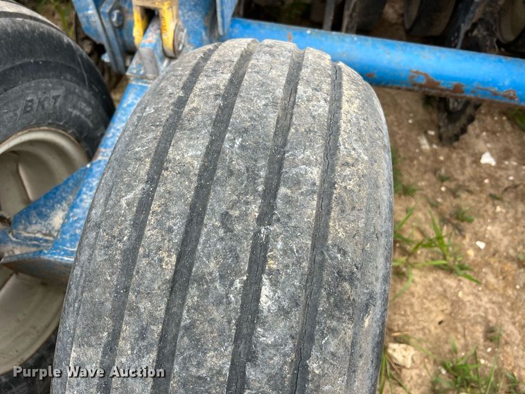 image for item DO2194 Kinze 2000DF  split row no-till planter