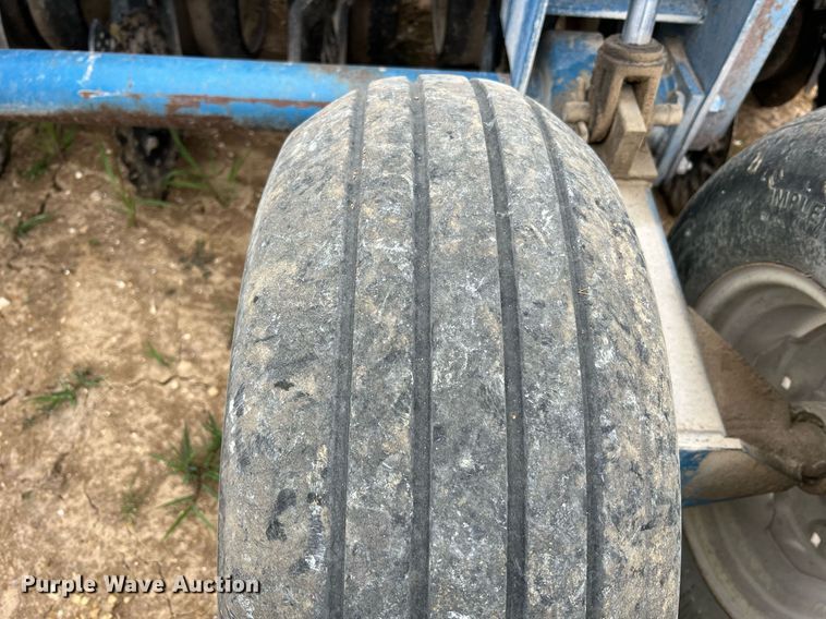 image for item DO2194 Kinze 2000DF  split row no-till planter