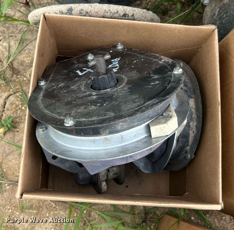 image for item DO2194 Kinze 2000DF  split row no-till planter