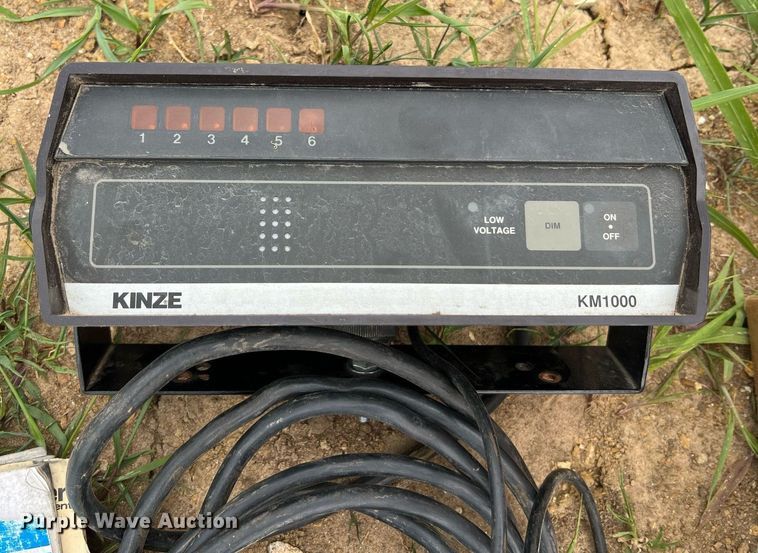 image for item DO2194 Kinze 2000DF  split row no-till planter