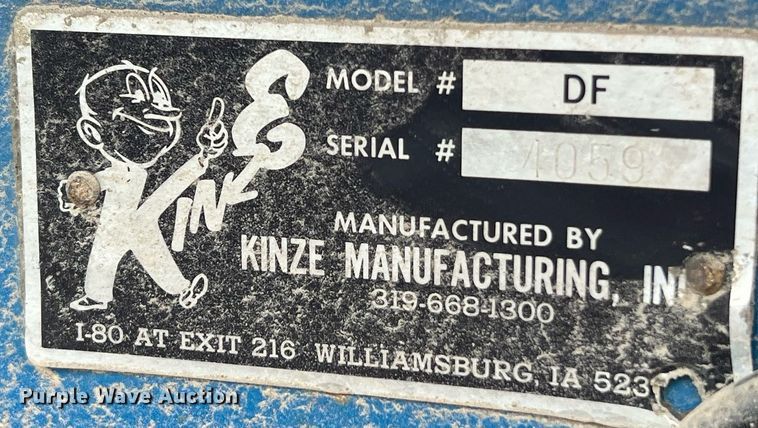 image for item DO2194 Kinze 2000DF  split row no-till planter