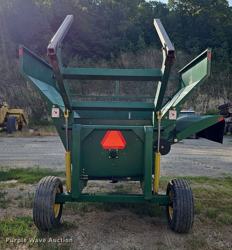 image for item DO2801 Bridgeview Mfg, Inc. Bale King Vortex 3100  bale processor