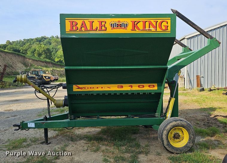 image for item DO2801 Bridgeview Mfg, Inc. Bale King Vortex 3100  bale processor