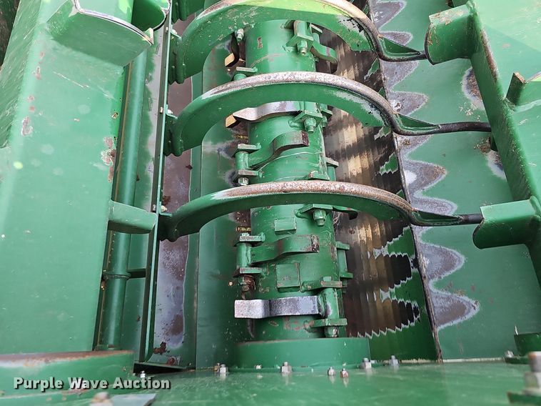 image for item DO2801 Bridgeview Mfg, Inc. Bale King Vortex 3100  bale processor