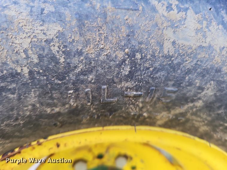 image for item DO2801 Bridgeview Mfg, Inc. Bale King Vortex 3100  bale processor