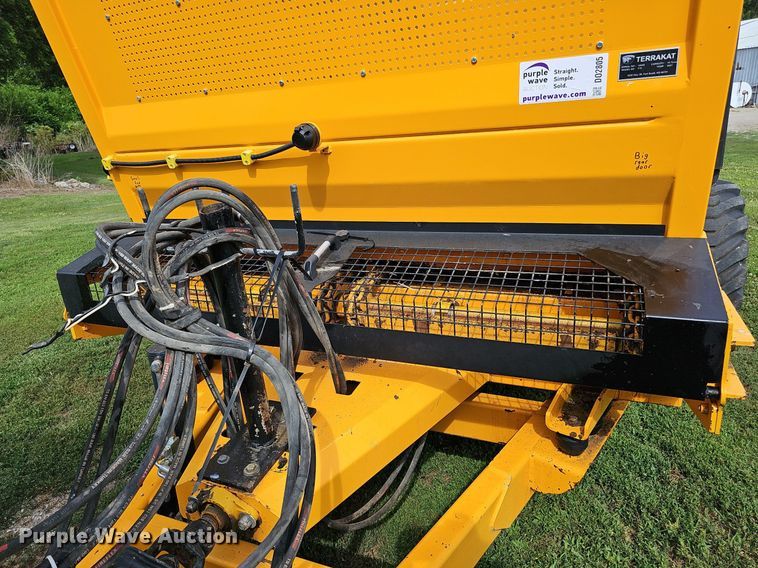 image for item DO2805 2021 TerraKat T15  manure spreader