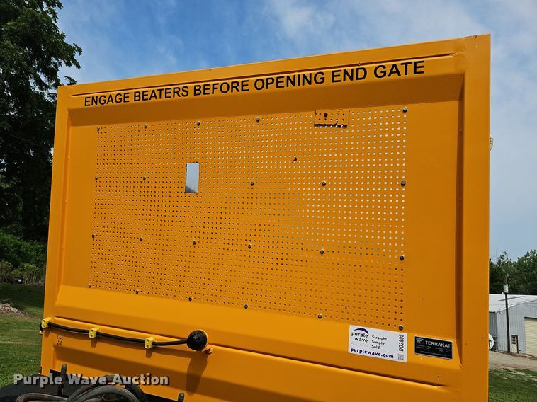 image for item DO2805 2021 TerraKat T15  manure spreader