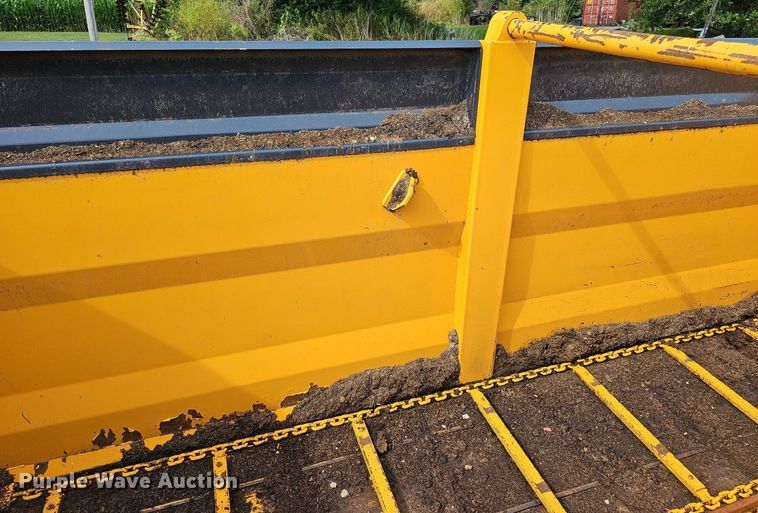 image for item DO2805 2021 TerraKat T15  manure spreader
